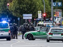 Special forces prepare to enter the shopping centre