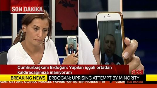presidente turco Erdogan habla con CNN Turk en Facetime