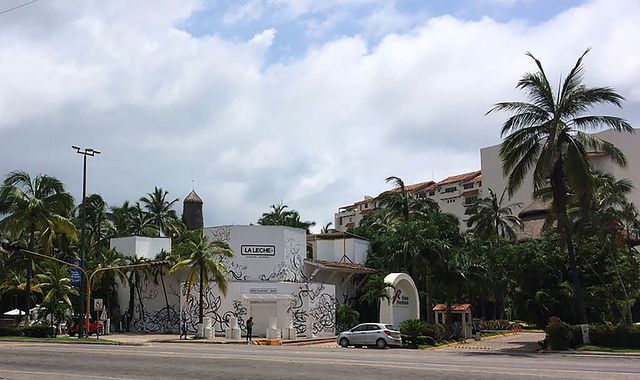 Armed Men Kidnap at Least 16 People at Mexican Beach Town