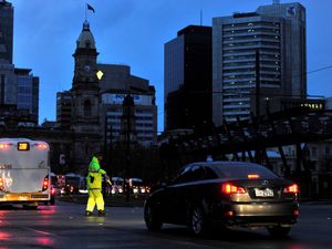 Storm cuts power to 1.6 million people in South Australia Storm cuts power to 1.6 million people in South Australia