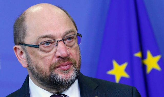 European Parliament chief Martin Schulz warns 'no a la carte' over Brexit European Parliament chief Martin Schulz warns 'no a la carte' over Brexit