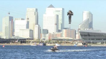 Jetpack flight around Royal Victoria Dock