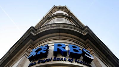 Banks struggle as BoE warns on UK risk