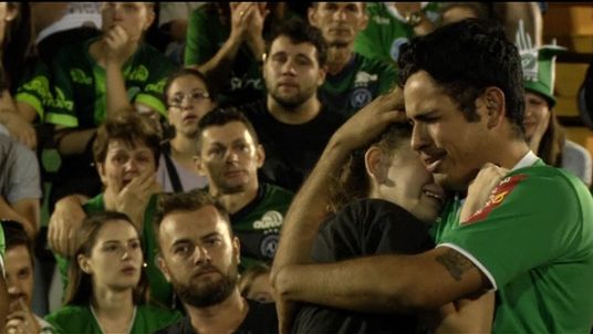 Fans of Chapecoense football club mourn