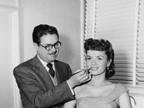 The actress was a leading lady in Hollywood musicals and comedies