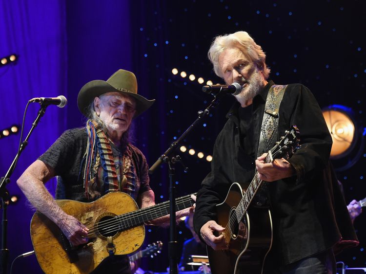 Willie Nelson and Kristofferson perform at The Life & Songs of Kris Kristofferson