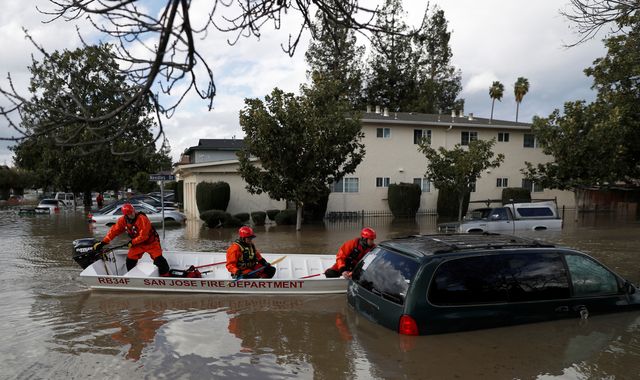 Coyote Creek overflows, shuts down Highway 101 in Morgan Hill Coyote Creek overflows, shuts down Highway 101 in Morgan Hill