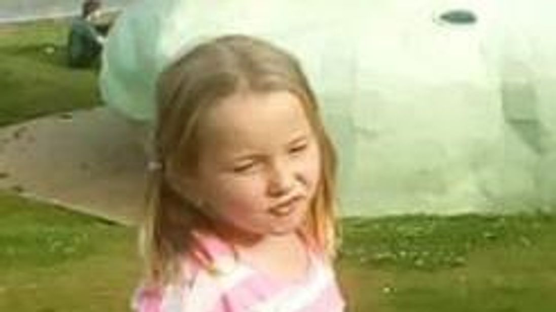 Five-year-old Molly Owens missing with wanted father Five-year-old Molly Owens missing with wanted father
