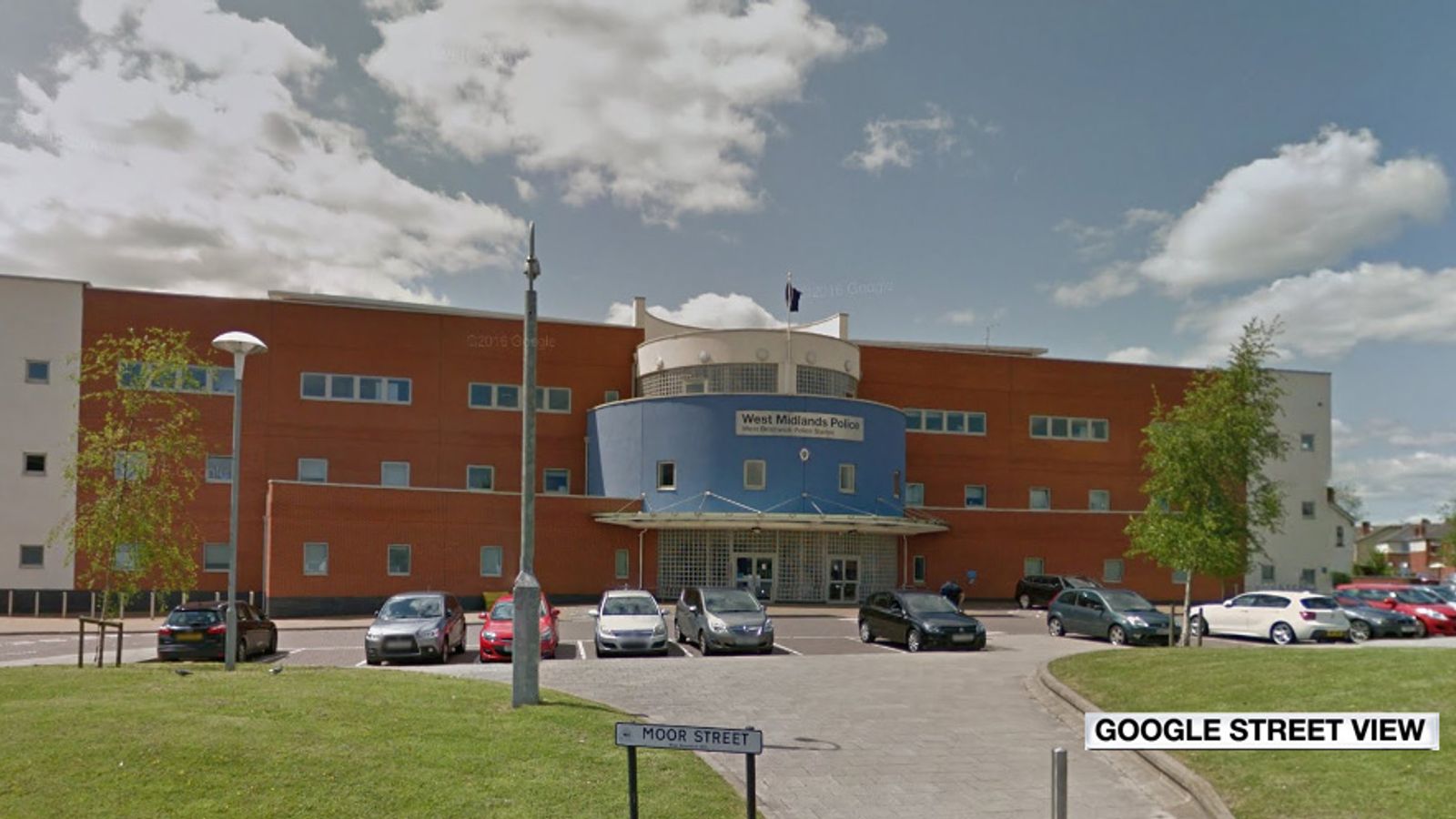 Murder charge after man drives body to police Murder charge after man drives body to police