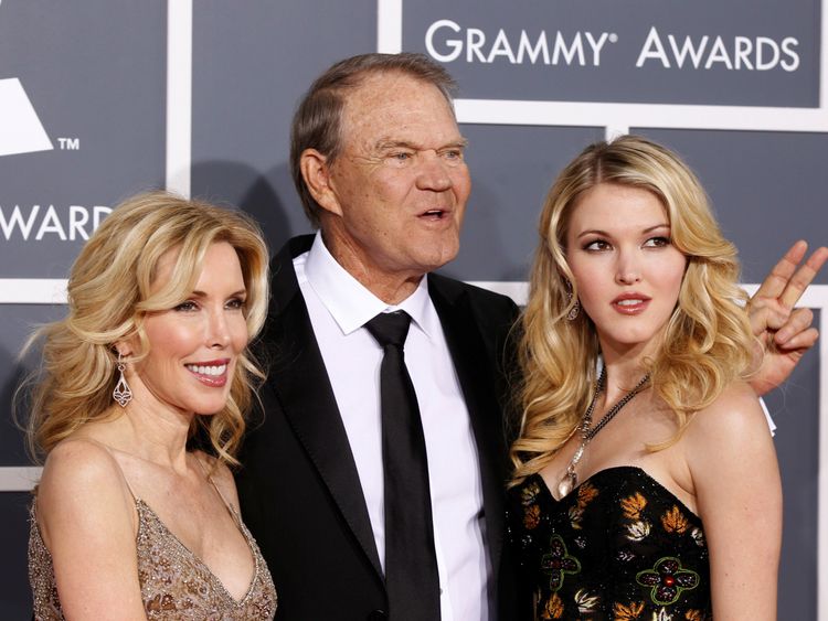 Glen Campbell with his wife Kim (left) and daughter Ashley