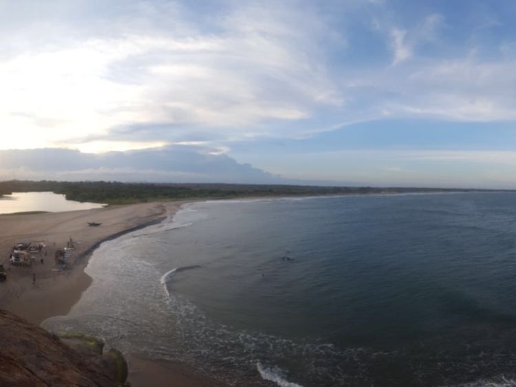 Lagoon in sri lanka - elephant rock/crocodile rock