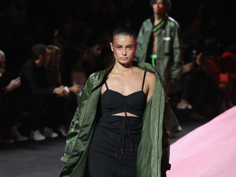 The designer had VS model&#39;s Taylor Hill and Adriana Lima on the catwalk