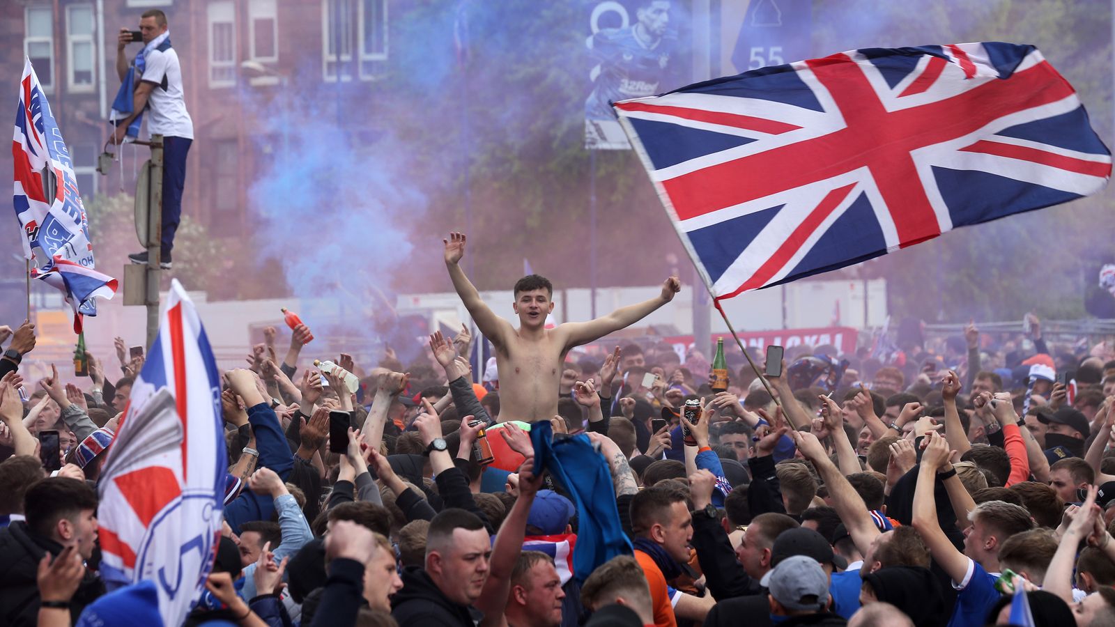 Rangers fans gather in Glasgow to celebrate Scottish Premiership title win despite warnings from police - Rangers fans gather in Glasgow to celebrate Scottish Premiership title win despite warnings from police
