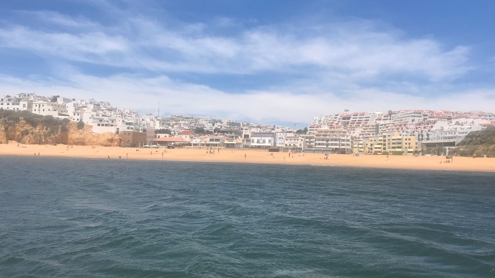 COVID-19: Eerily quiet Portugal looks ahead to influx of UK flights tomorrow morning - COVID-19: Eerily quiet Portugal looks ahead to influx of UK flights tomorrow morning