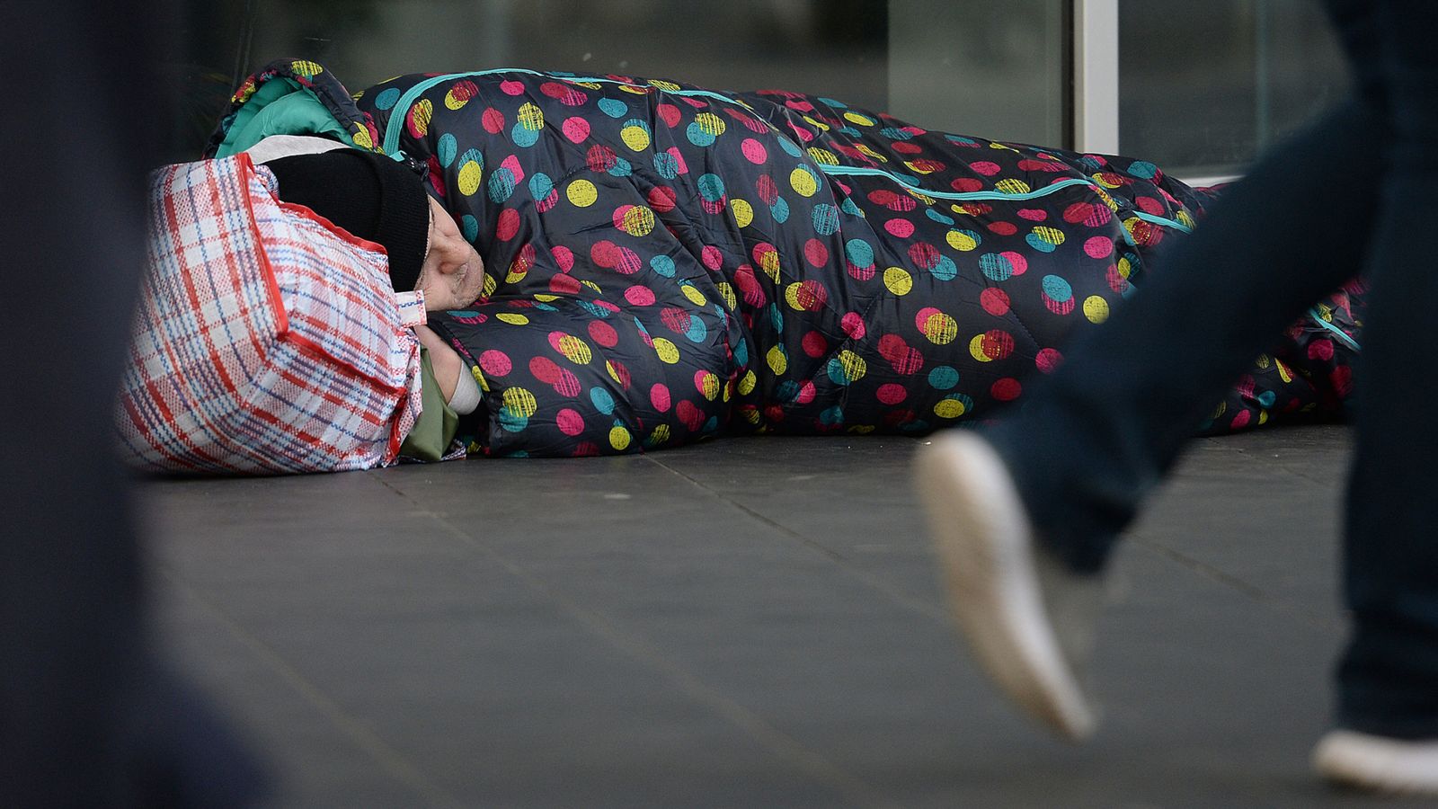 Extra £82m in funding needed for government to meet pledge to end rough sleeping by 2024 - report - bbc news headlines Extra £82m in funding needed for government to meet pledge to end rough sleeping by 2024 - report
