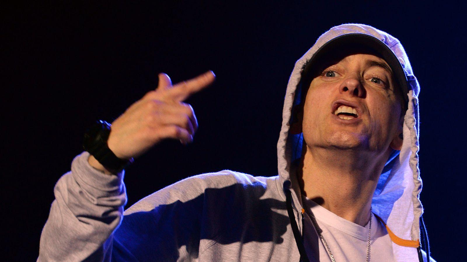 Eminem drops surprise album - and upsets some with Manchester bombing lyric - EpicNews Eminem drops surprise album - and upsets some with Manchester bombing lyric - EpicNews