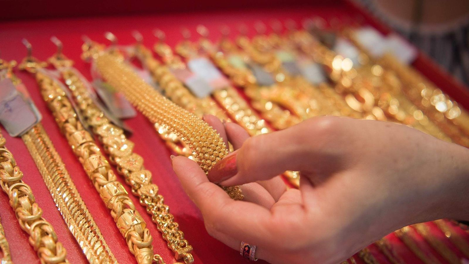 Золото покупка и продажа сегодня. Армянское золото. Золото в Армении. Золотой рынок в Армении. Дубайское золото.