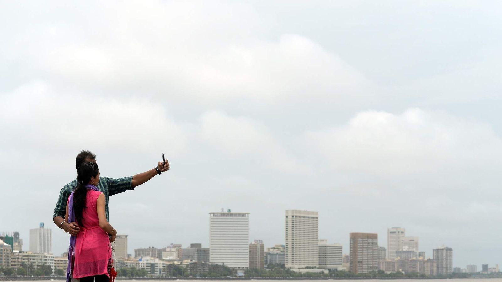 No-Selfie Zones Declared In Mumbai After Deaths | World News | Sky News