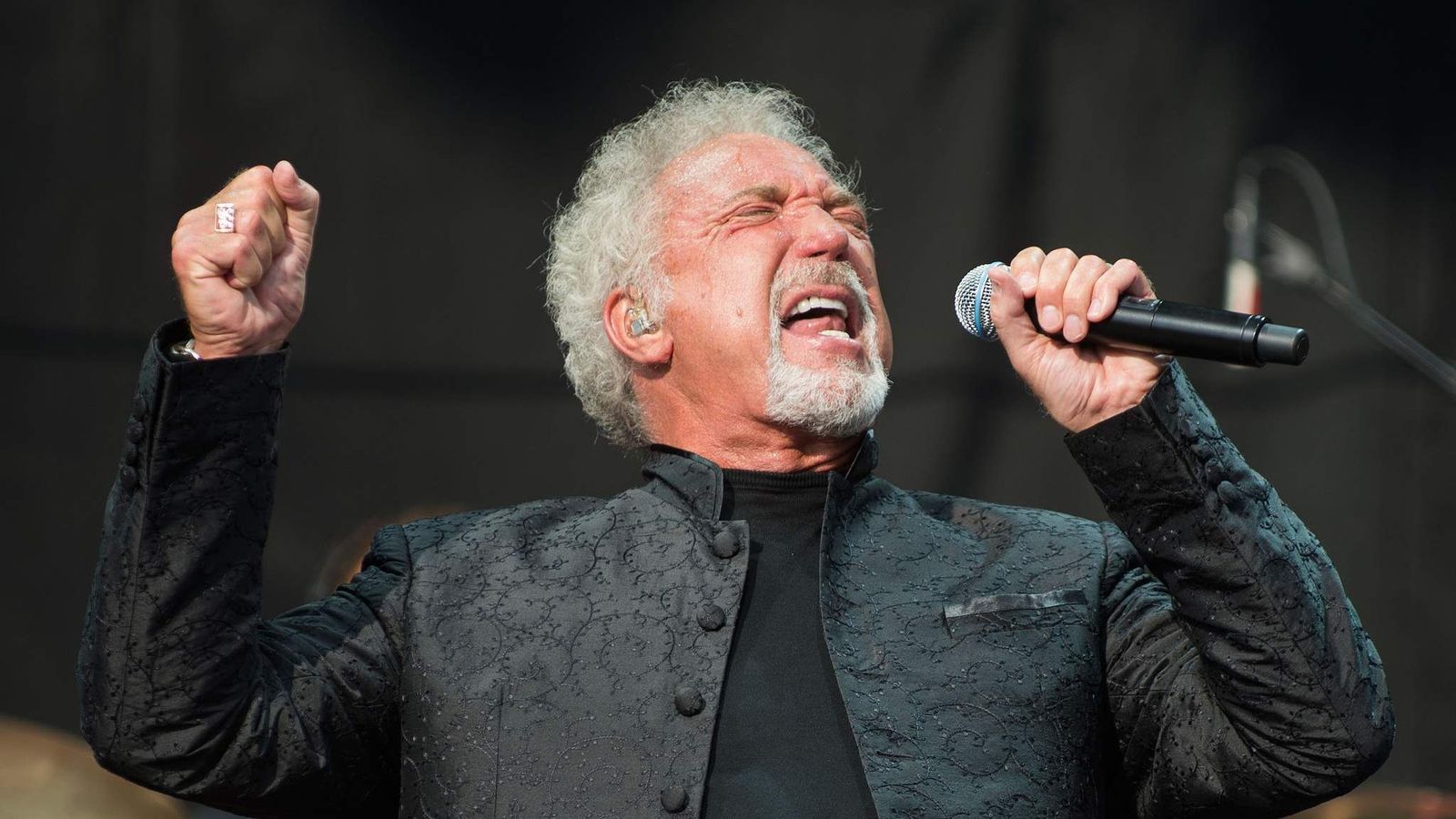 Tom Jones Fans Vent Anger After Gig Glitch | Ents & Arts News | Sky News