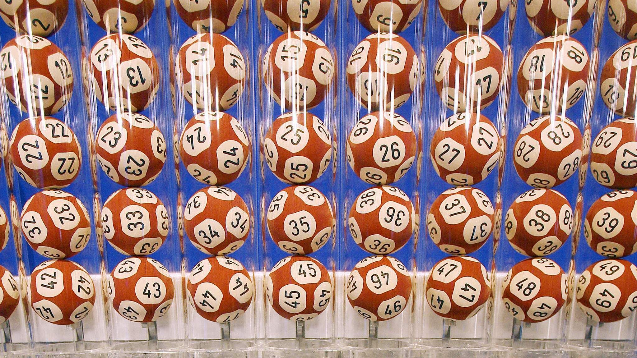 Lotto Syndicate Scraps Over $40m Powerball Win | World News | Sky News