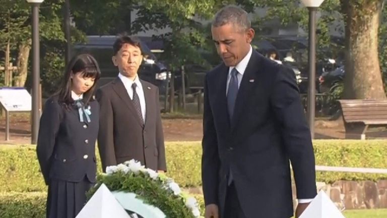 Obama Lays Hiroshima Wreath