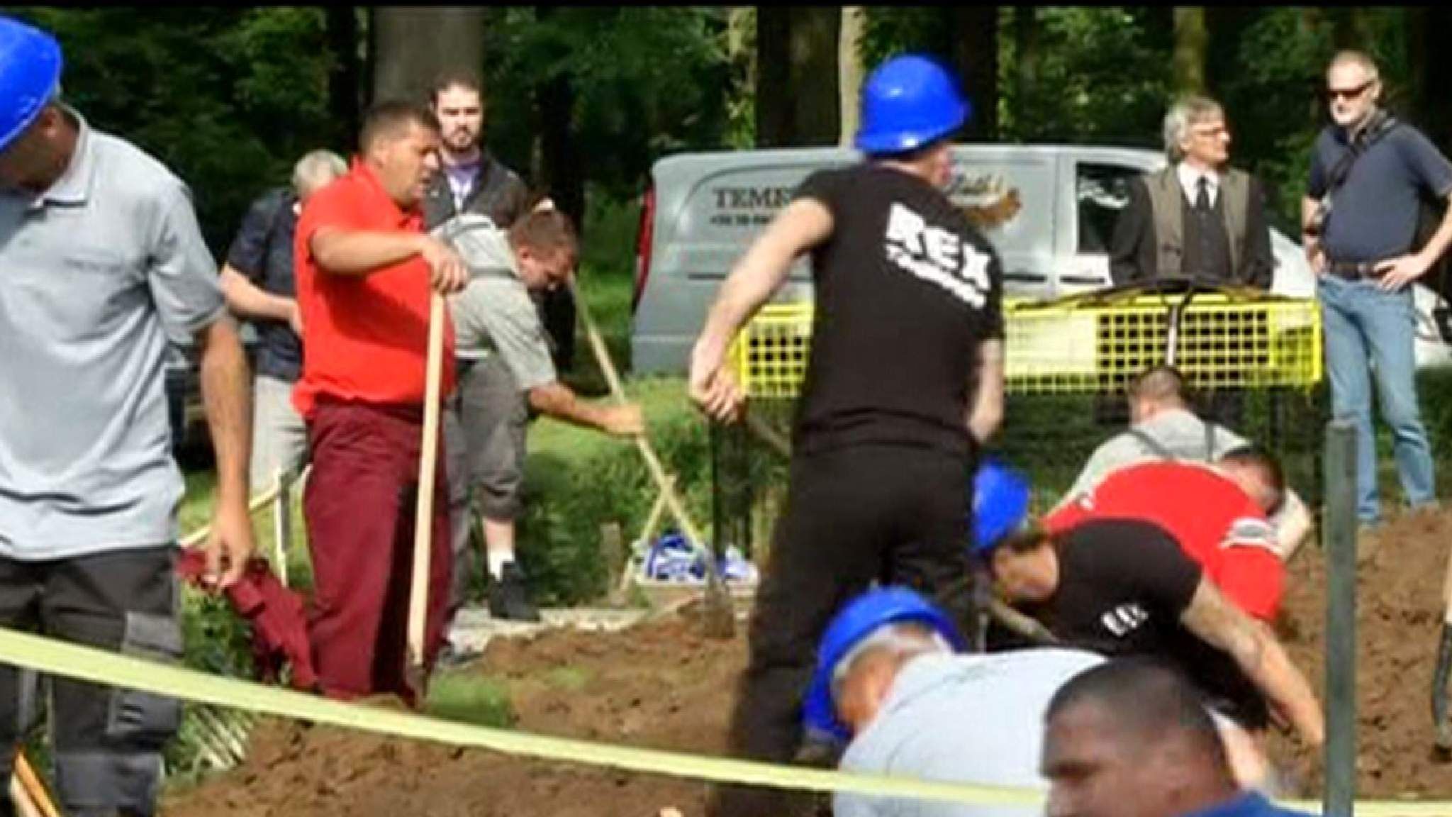 Undertakers Race To Dig Best Graves World News Sky News