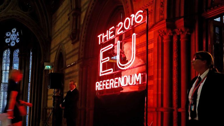 EU Referendum Manchester Town Hall LEAD PIC