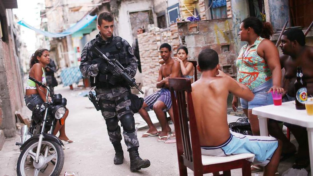 Rio Slum Raided By Troops Ahead Of World Cup