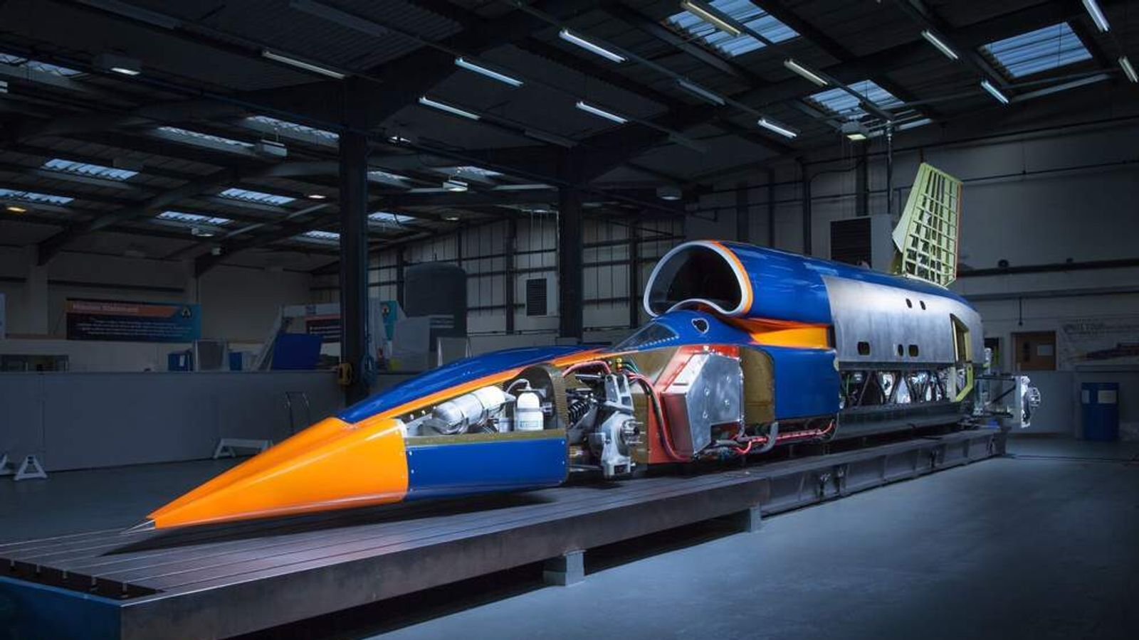 Bloodhound: 1,000mph Supersonic Car Unveiled