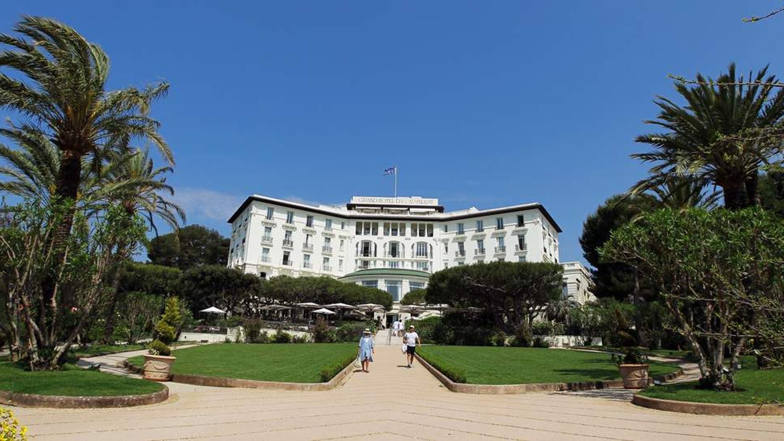 Jewels Stolen At Hotel Du Cap Near Cannes 