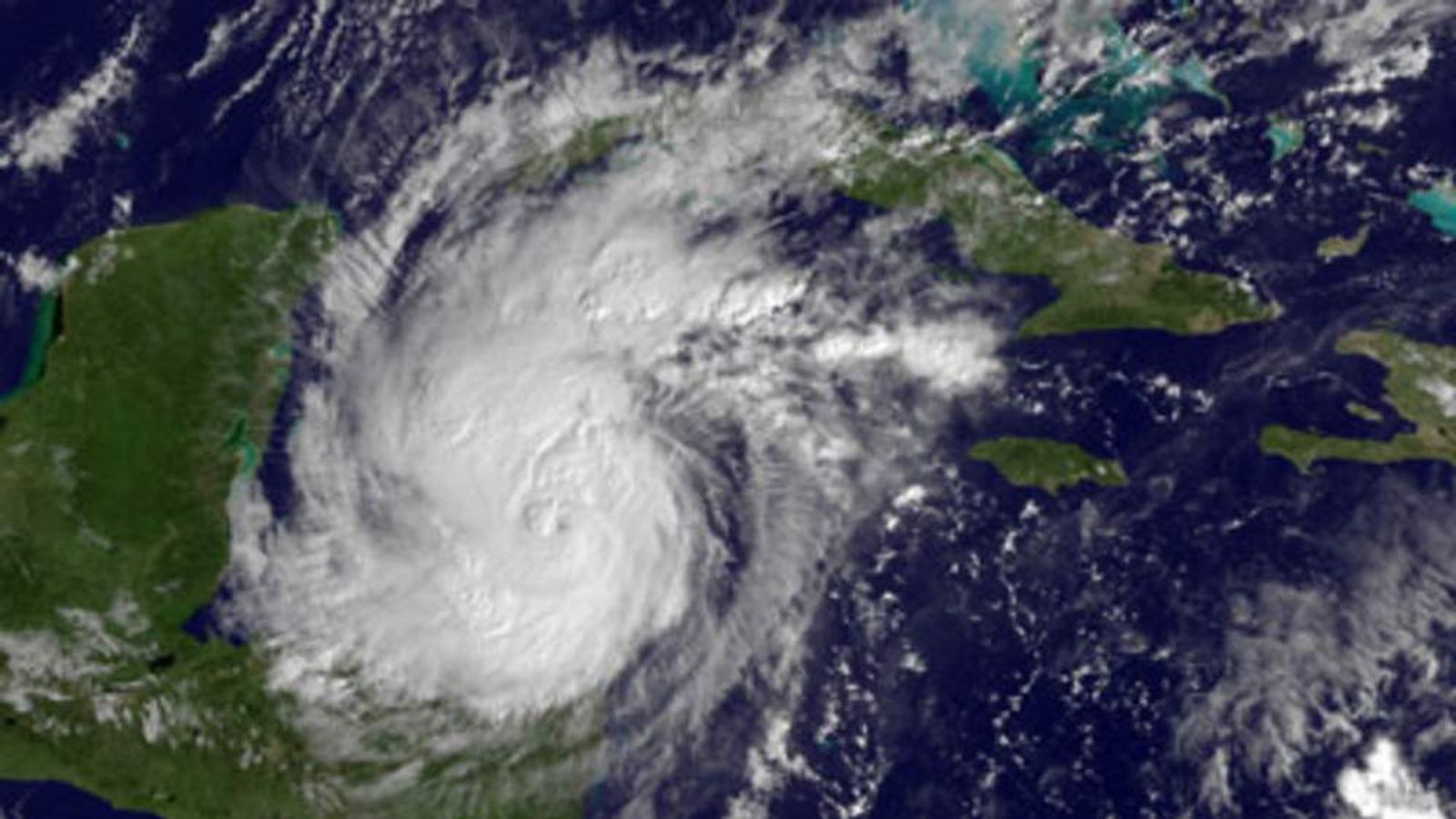 Tourists Flee Hurricane Rina In Mexico | World News | Sky News