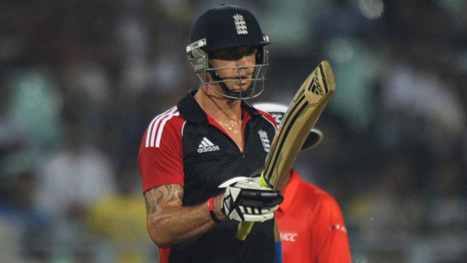 Pietersen Leads England's 1st Innings Reply | Scoop News | Sky News