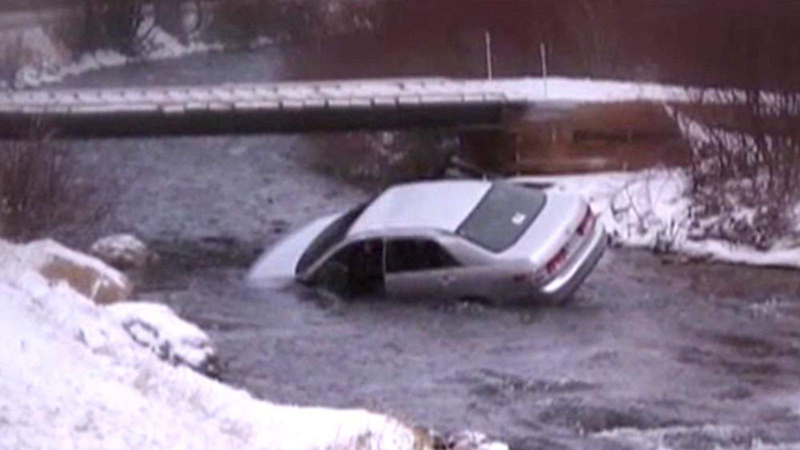 Hero Uses Gun To Save Children Trapped In Car World News Sky News