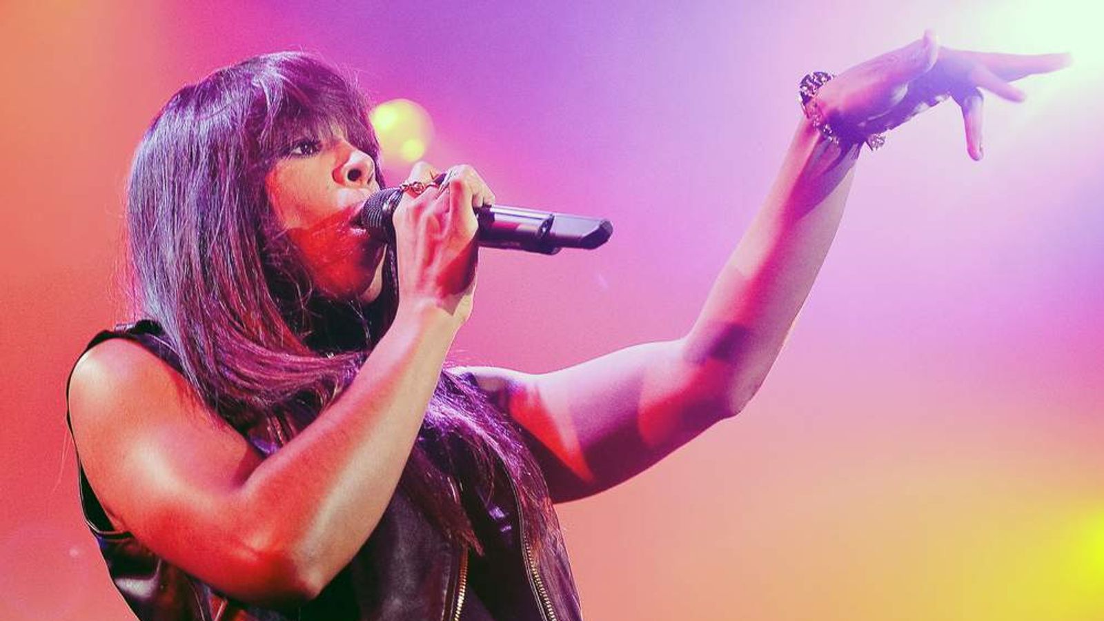 Kelly Rowland Rescued From Boat Lost At Sea | Ents & Arts News | Sky News