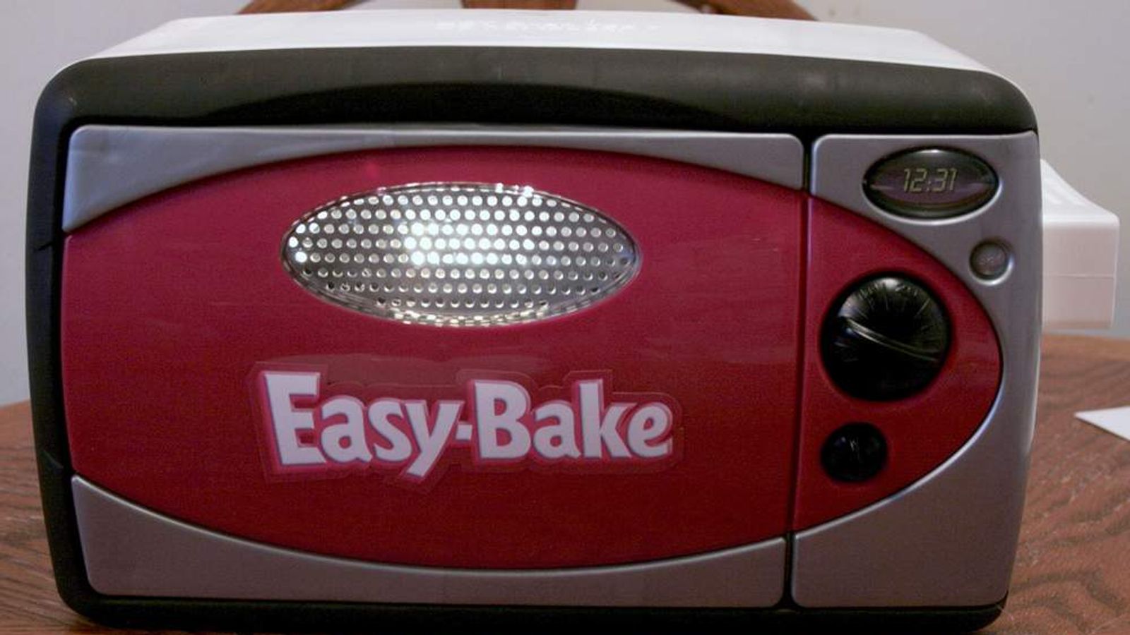 red easy bake oven