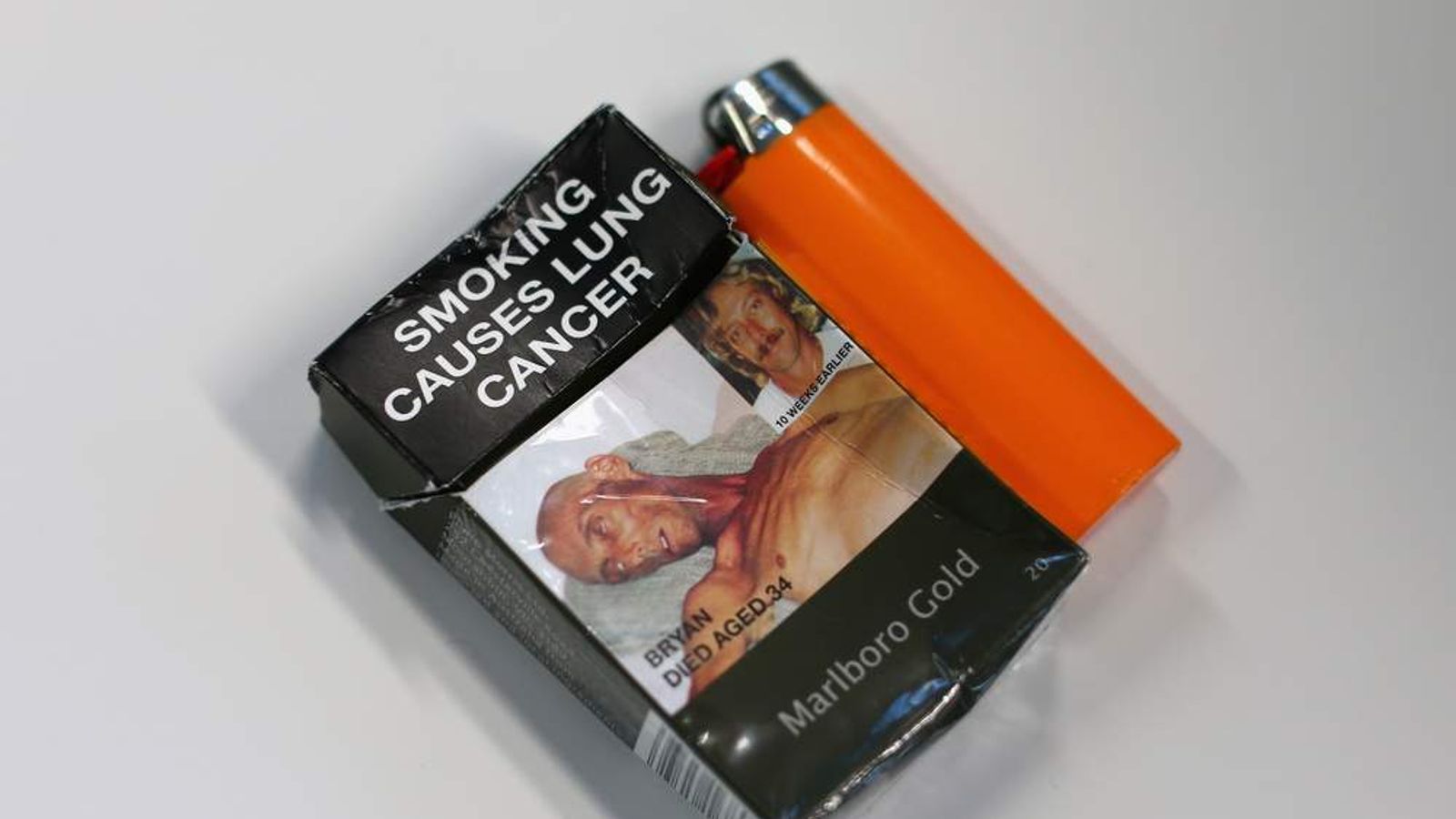 chocolate licorice cigarette Cigarette Sticks, Maxi