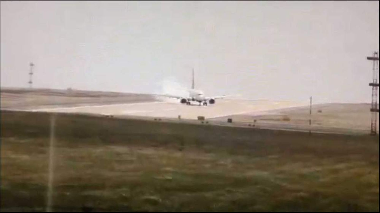 Plane Lands Sideways On In High Winds Uk News Sky News 6917