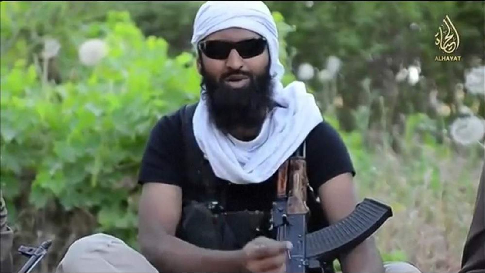 Видео где террорист ест свое ухо крокус. Арабский террорист знаменитый.