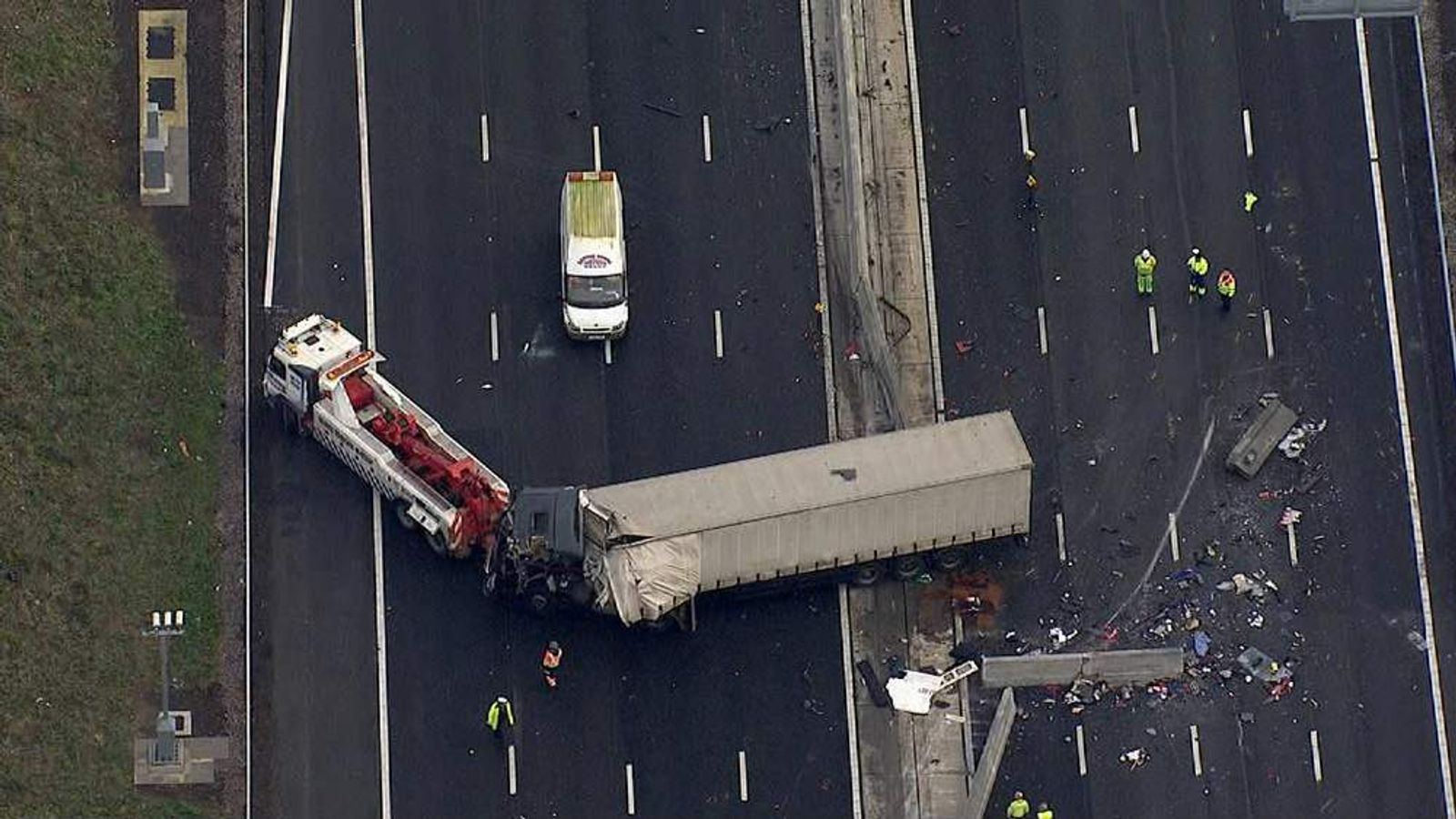 M25 Lanes Partially Reopen After Crash Chaos | UK News | Sky News