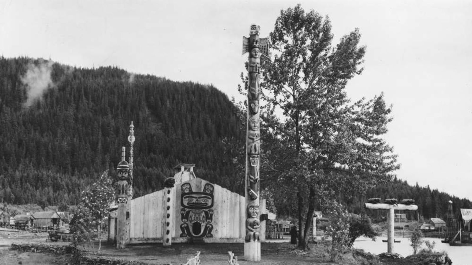 Stolen Barrymore Totem Pole To Be Returned Ents & Arts News Sky News