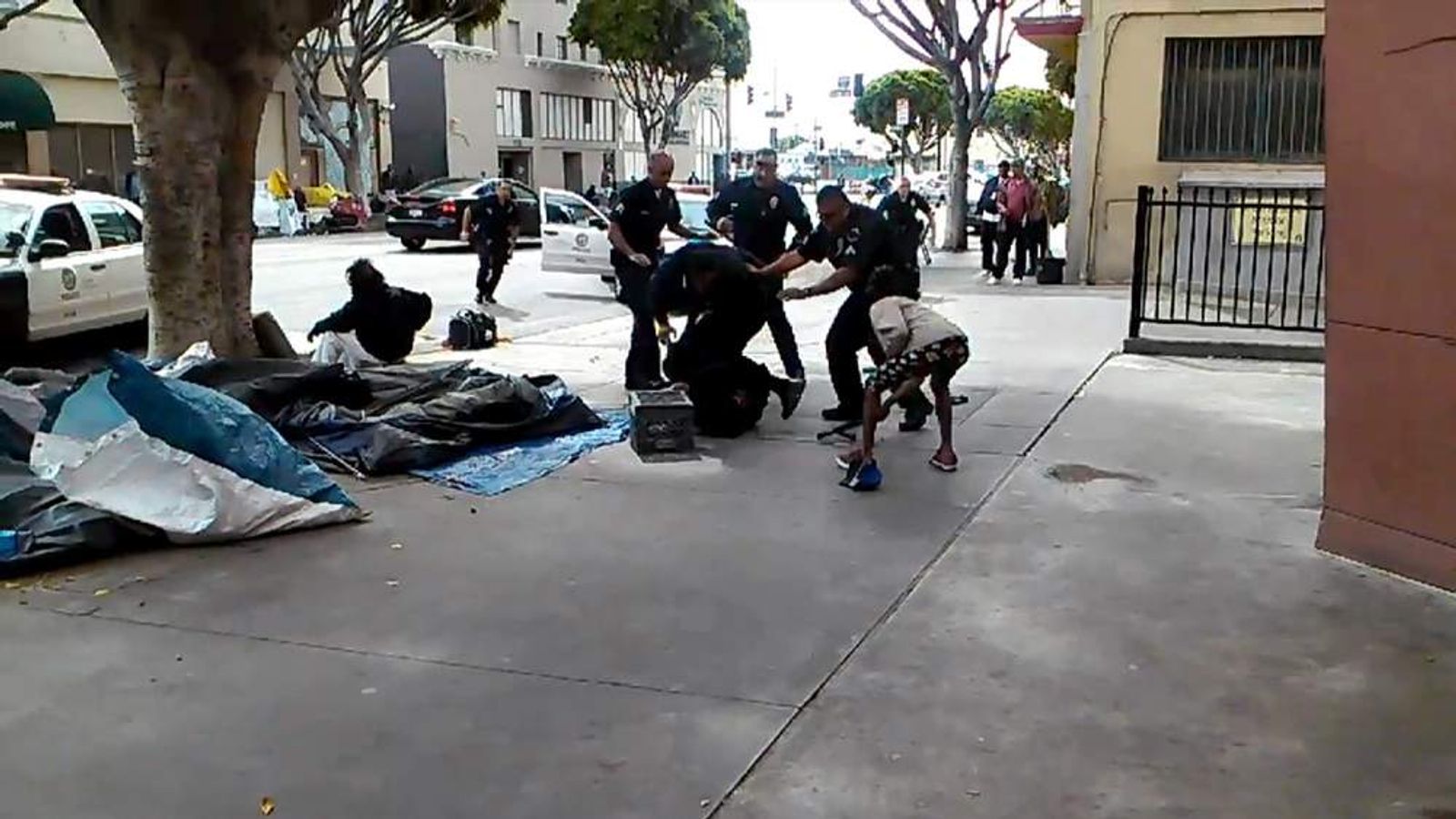 Video Police Shoot Homeless Man On Skid Row US News Sky News