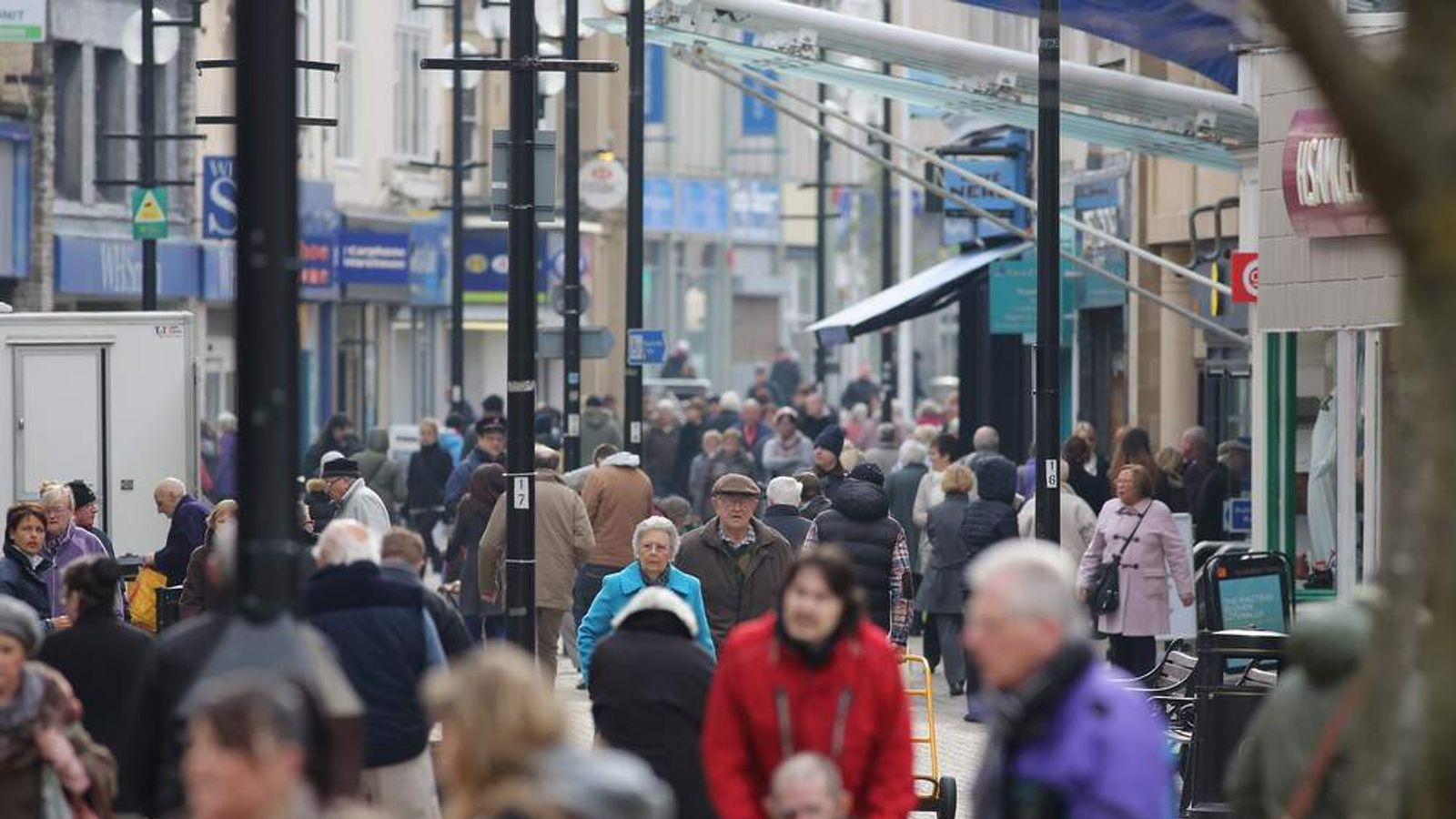 high-street-store-vacancies-at-four-year-low-business-news-sky-news