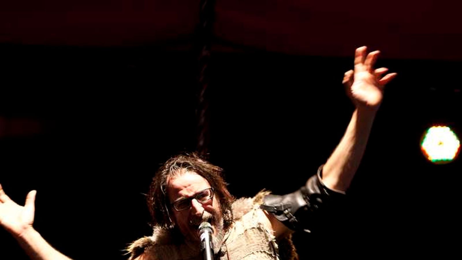 edinburgh-fringe-thrives-despite-olympics-ents-arts-news-sky-news