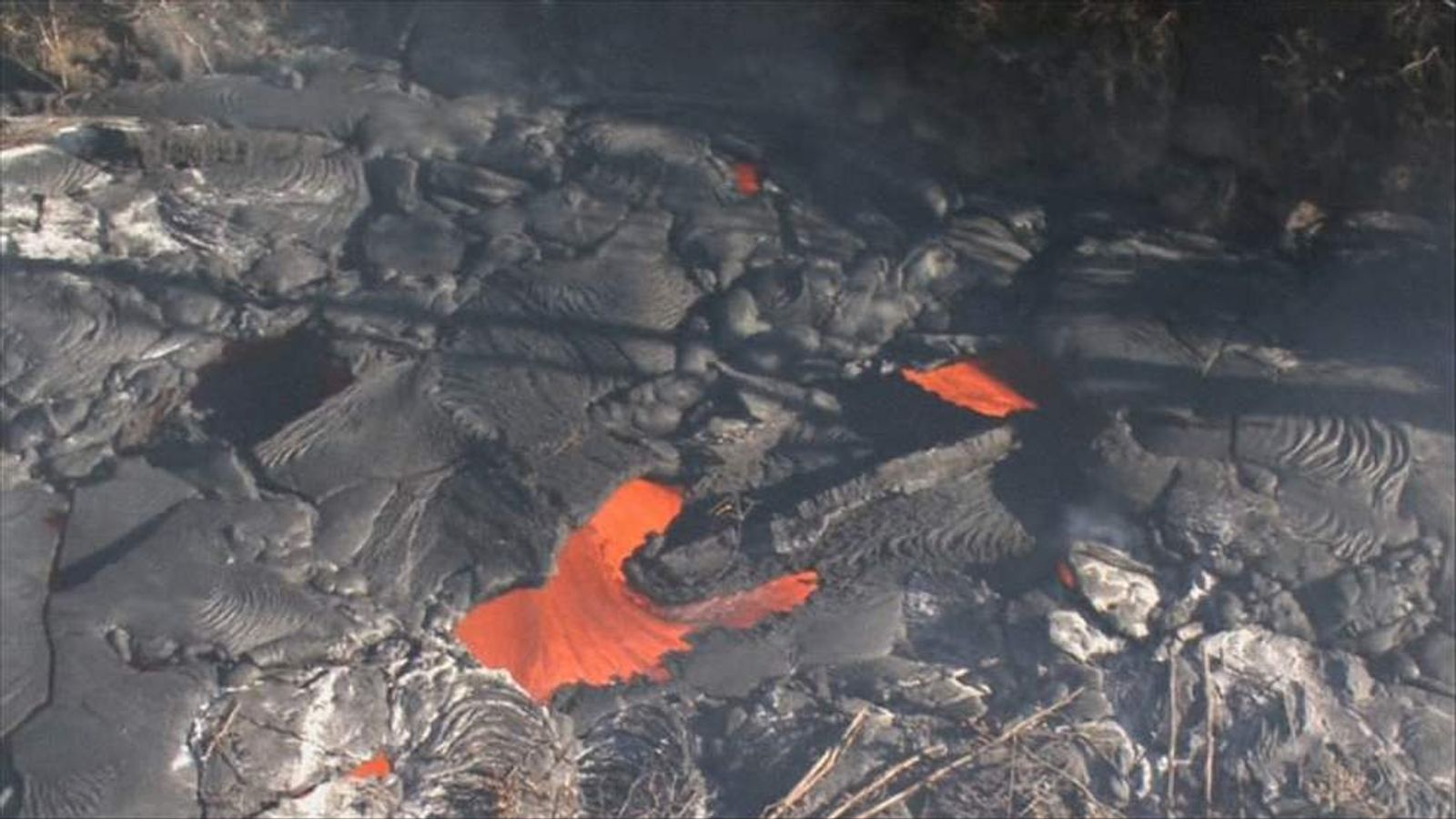 Hawaii Emergency Lava Flow Threatens Homes Us News Sky News 