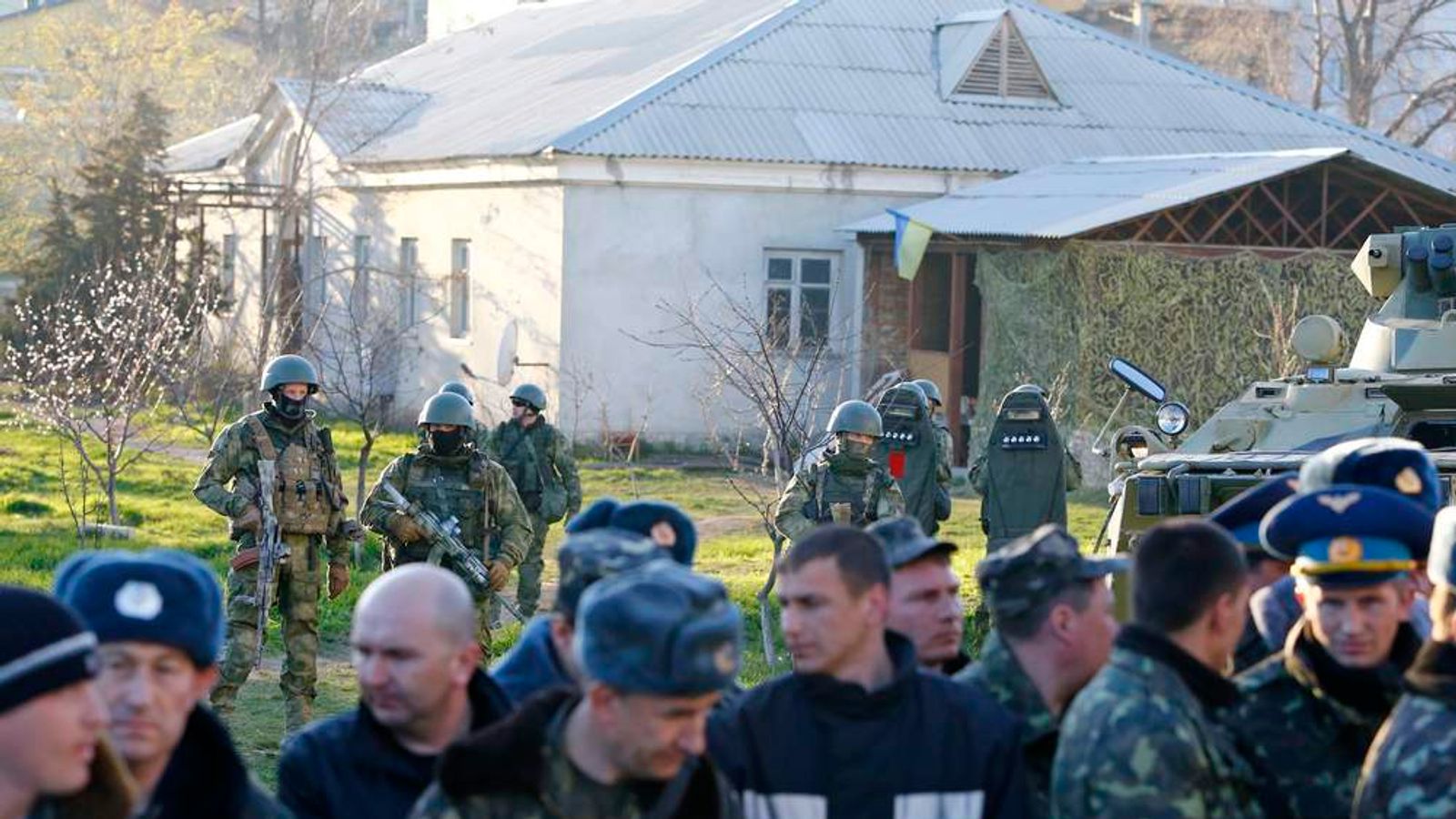 Войсковые части украины. Штурм Бельбека 2014. Захват Бельбека 2014. Штурм аэродрома Бельбек. Бельбек Военная база 2014.