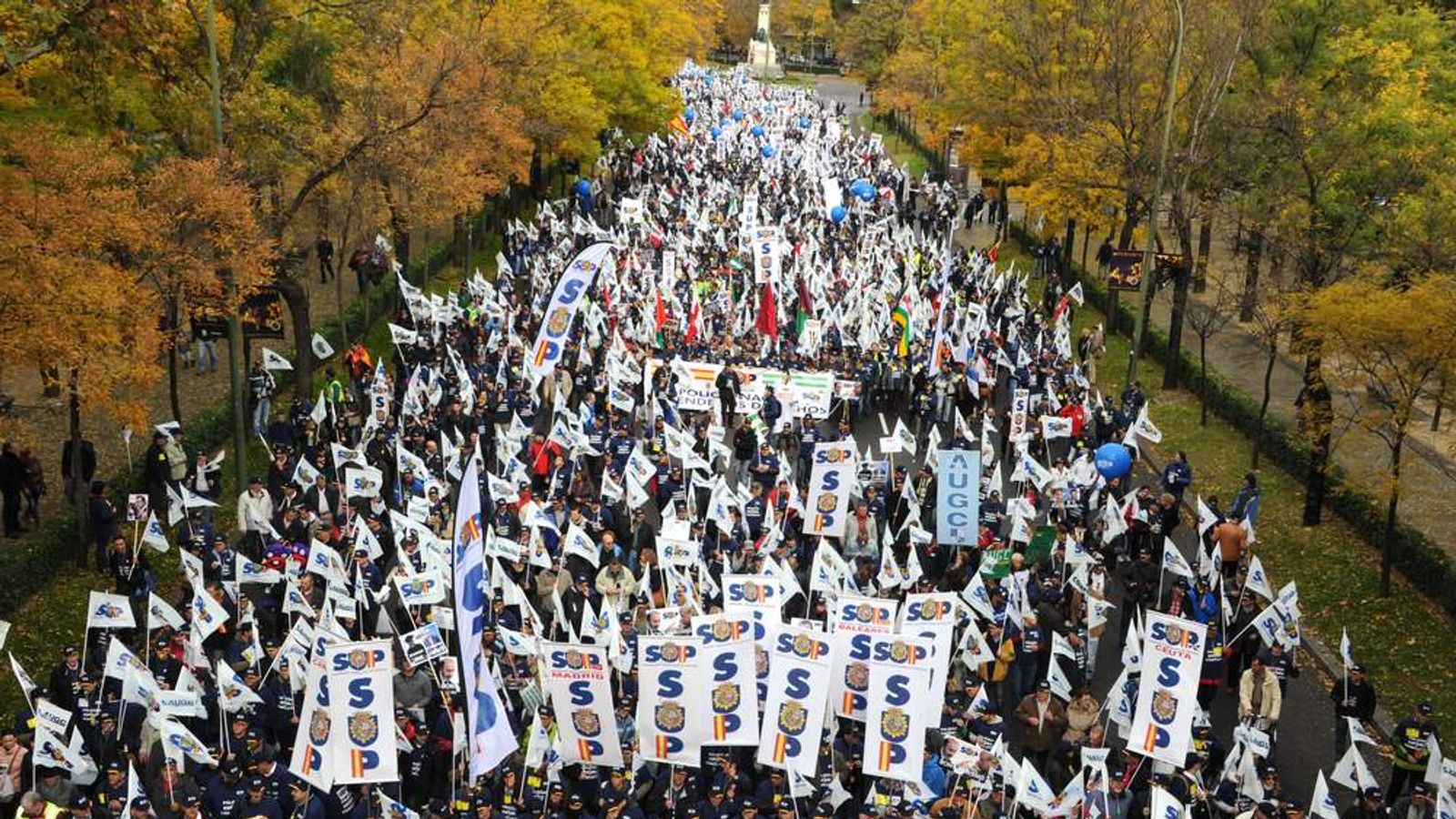 Spanish Police Protest Over Austerity Cuts | World News | Sky News