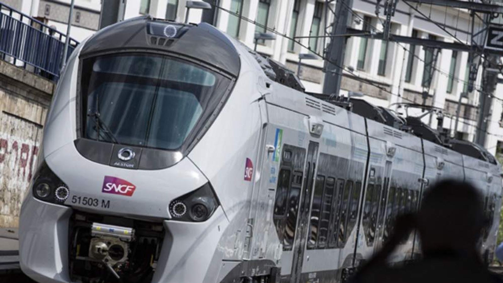 New French Trains Too Wide For Platforms