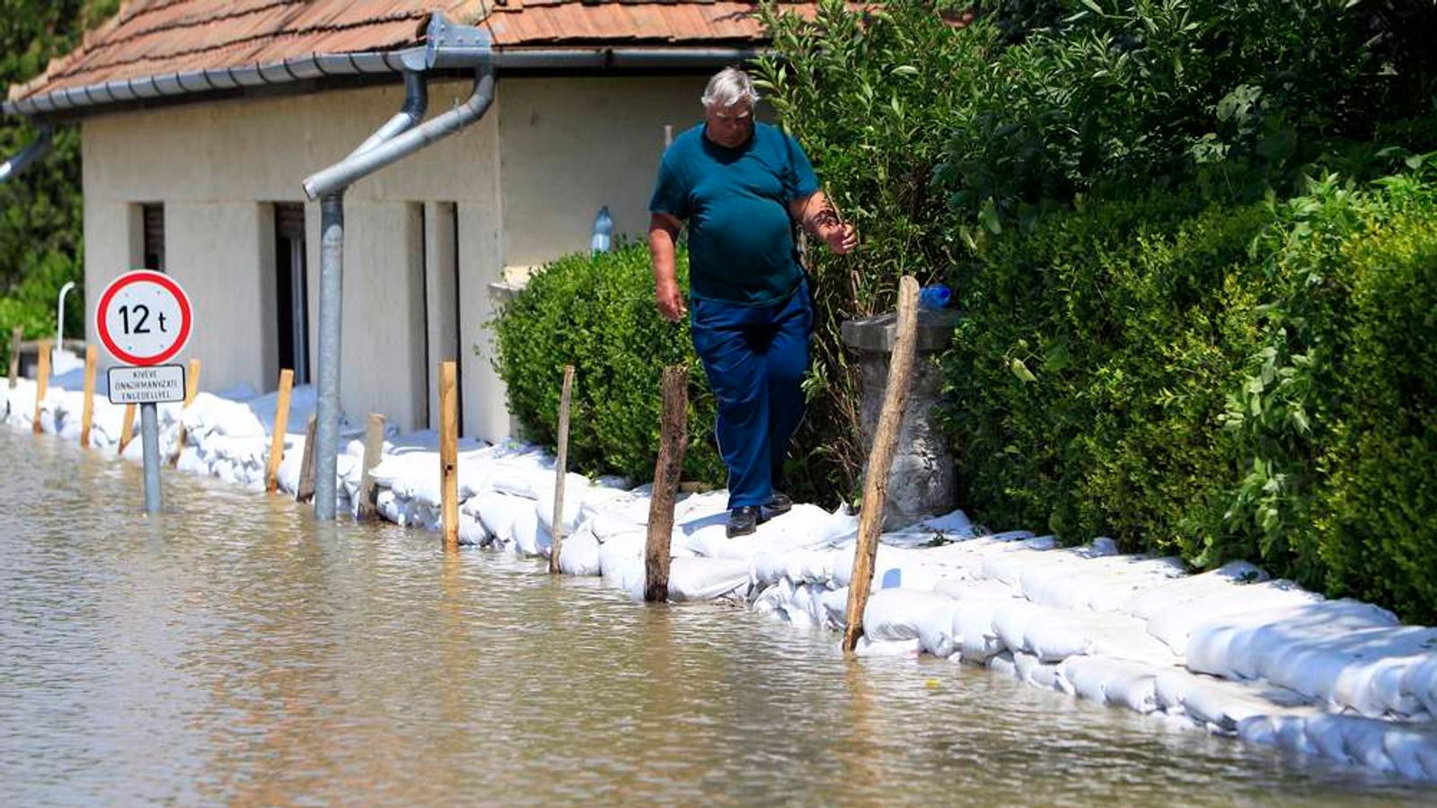 Floods: Record Danube River Level Expected | World News | Sky News