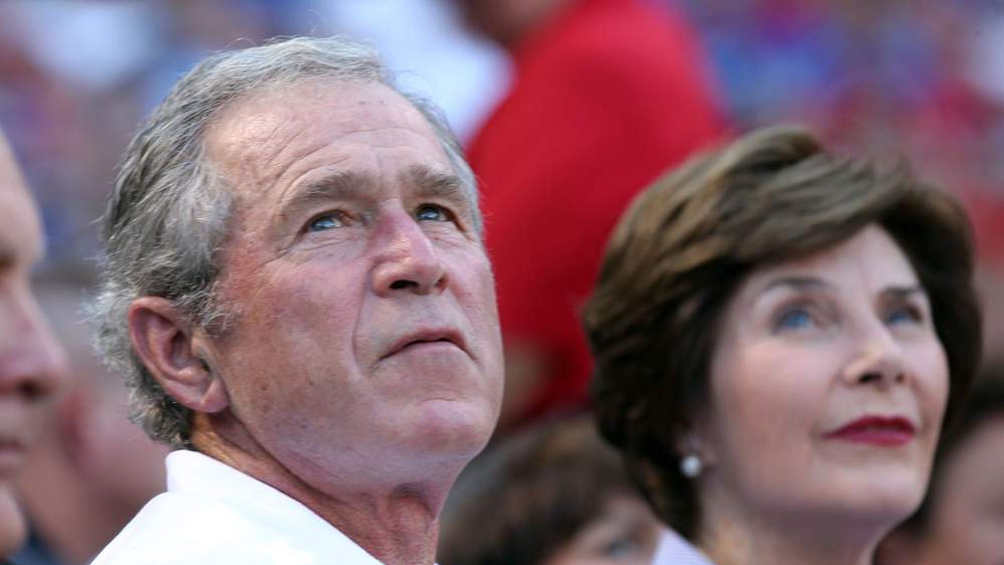 Жена джорджа буша старшего. Джордж Буш старший с женой. Джордж Буш младший с дочерьми.