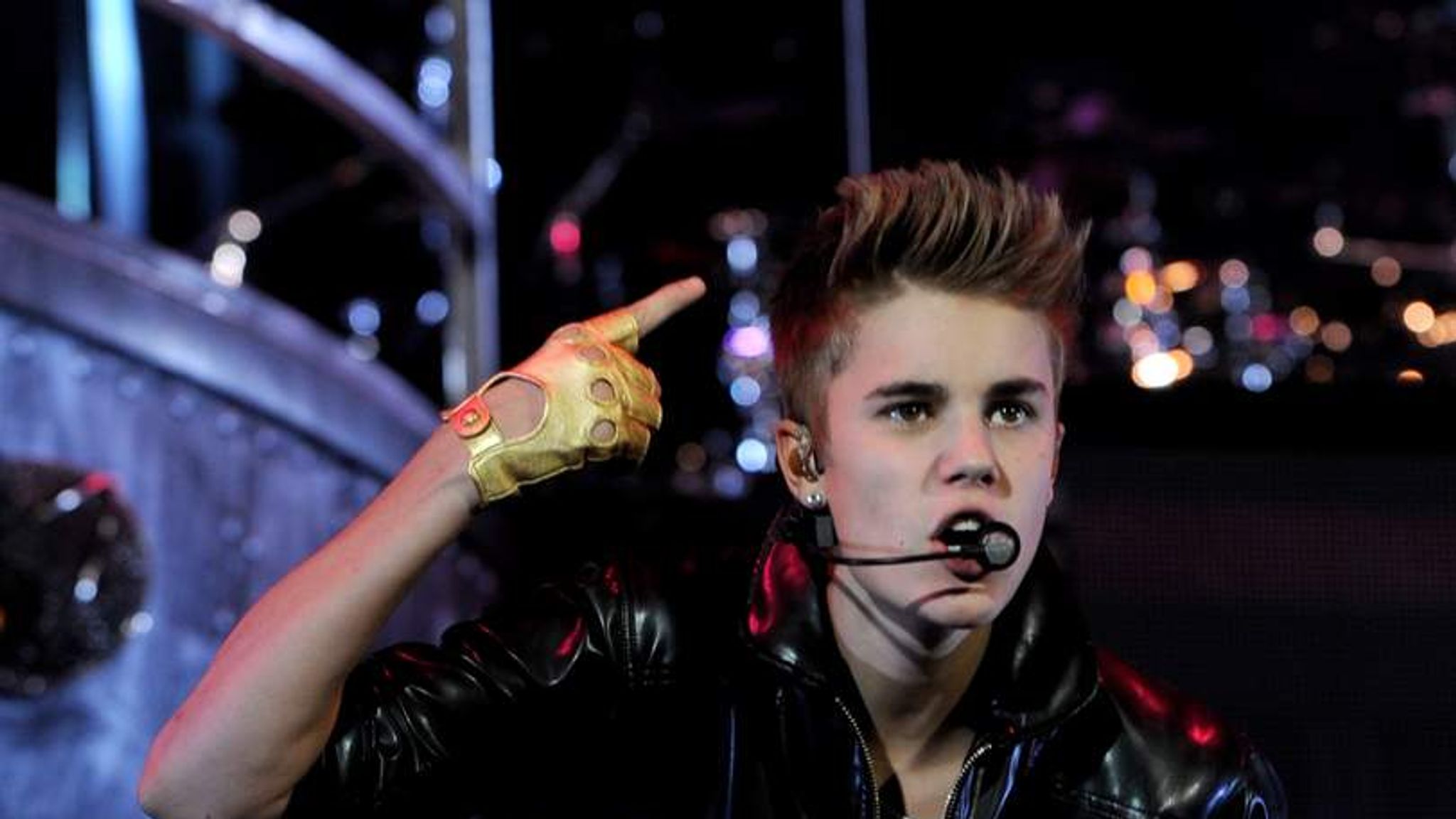 <b>Justin</b> <b>Bieber</b> has 34 million <b>fans</b> on Twitter. 